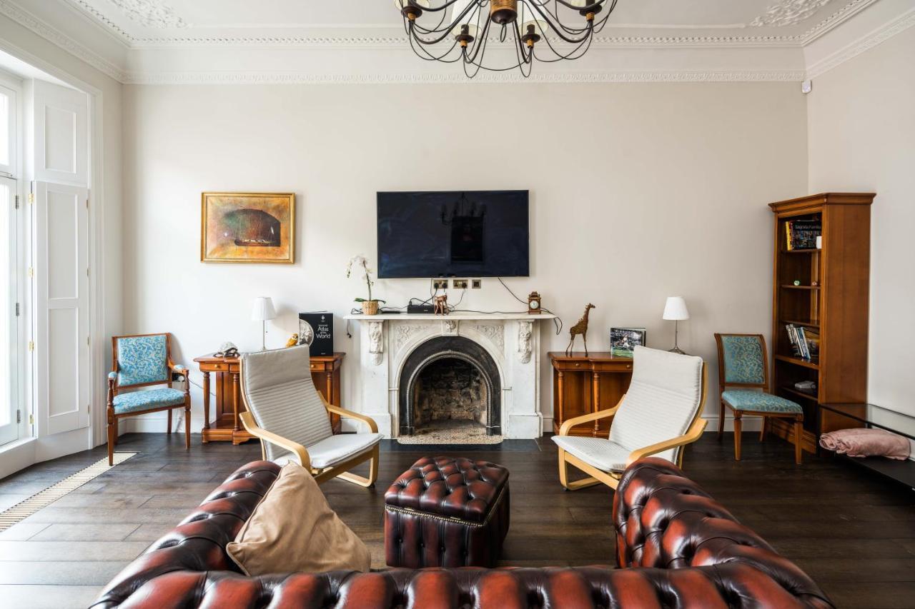 4 Bedroom House Up To 10 People At Heart Of Kensington And Chelsea London Eksteriør bilde
