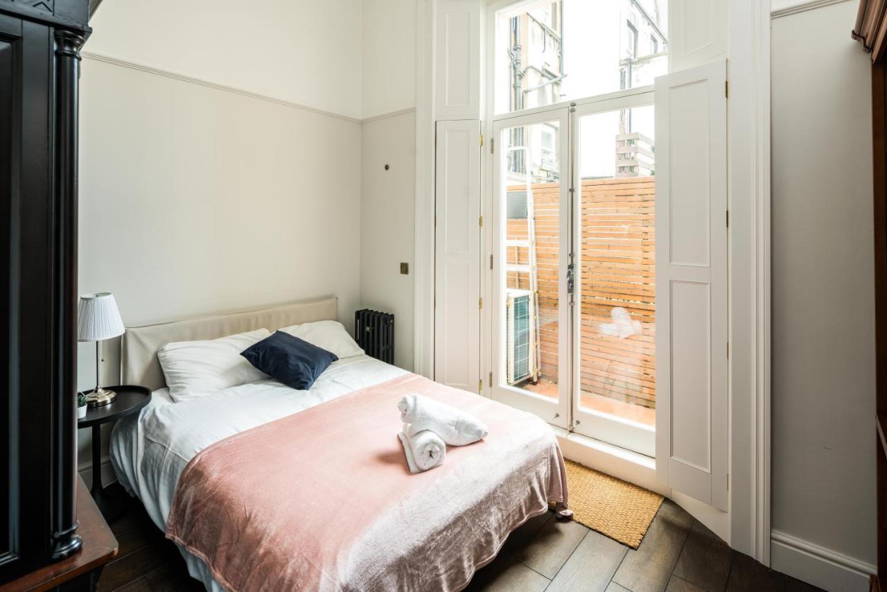 4 Bedroom House Up To 10 People At Heart Of Kensington And Chelsea London Eksteriør bilde