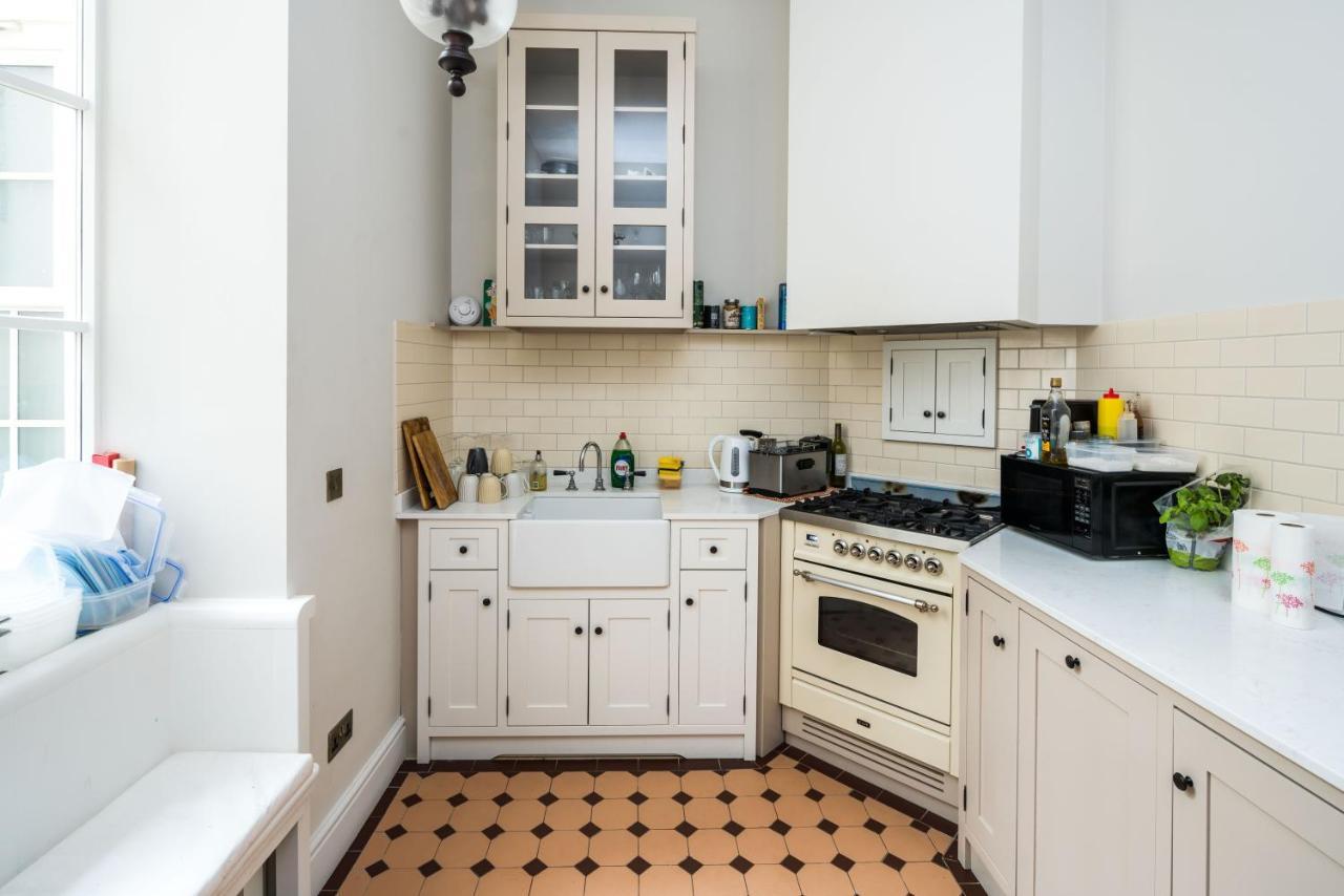 4 Bedroom House Up To 10 People At Heart Of Kensington And Chelsea London Eksteriør bilde