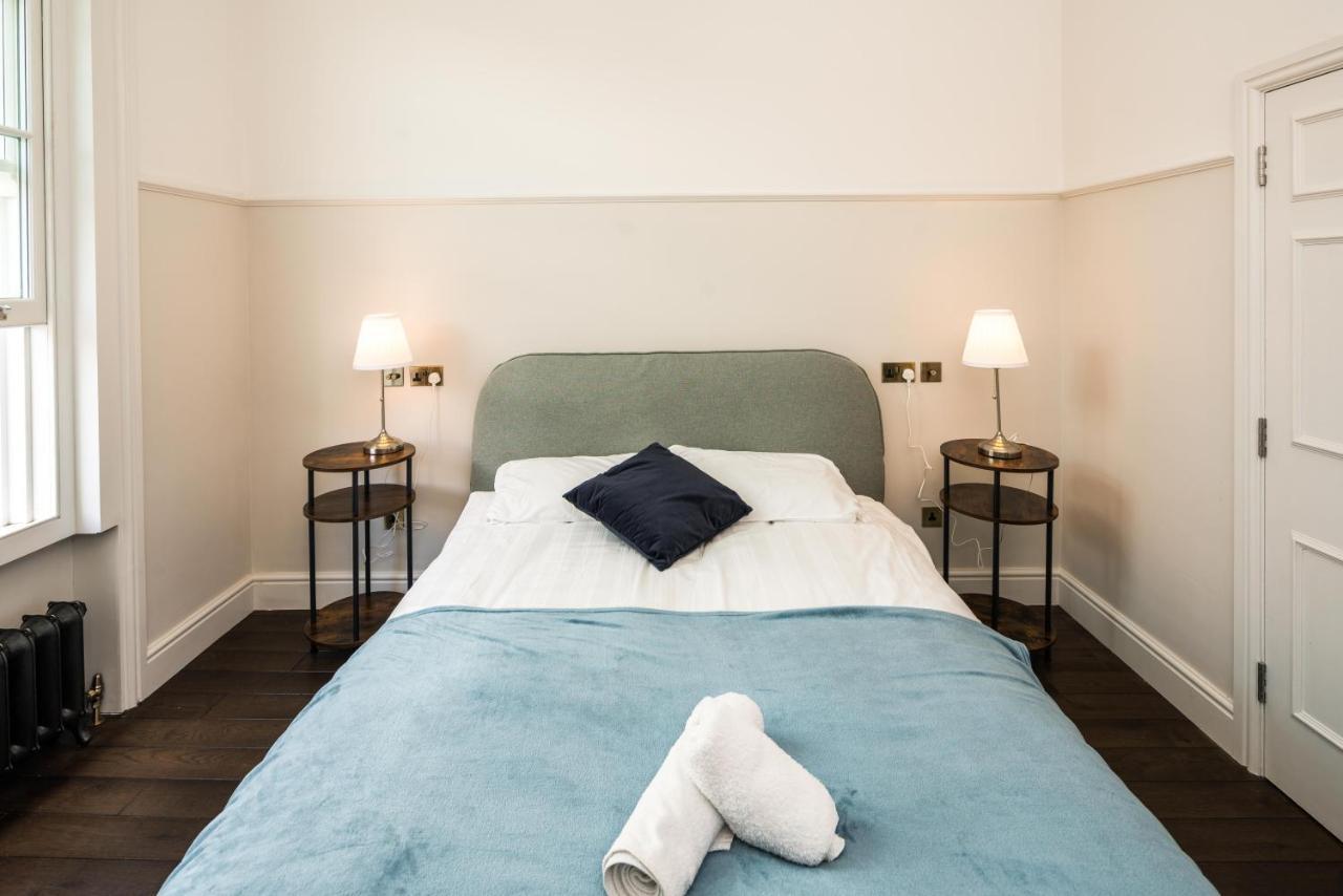 4 Bedroom House Up To 10 People At Heart Of Kensington And Chelsea London Eksteriør bilde
