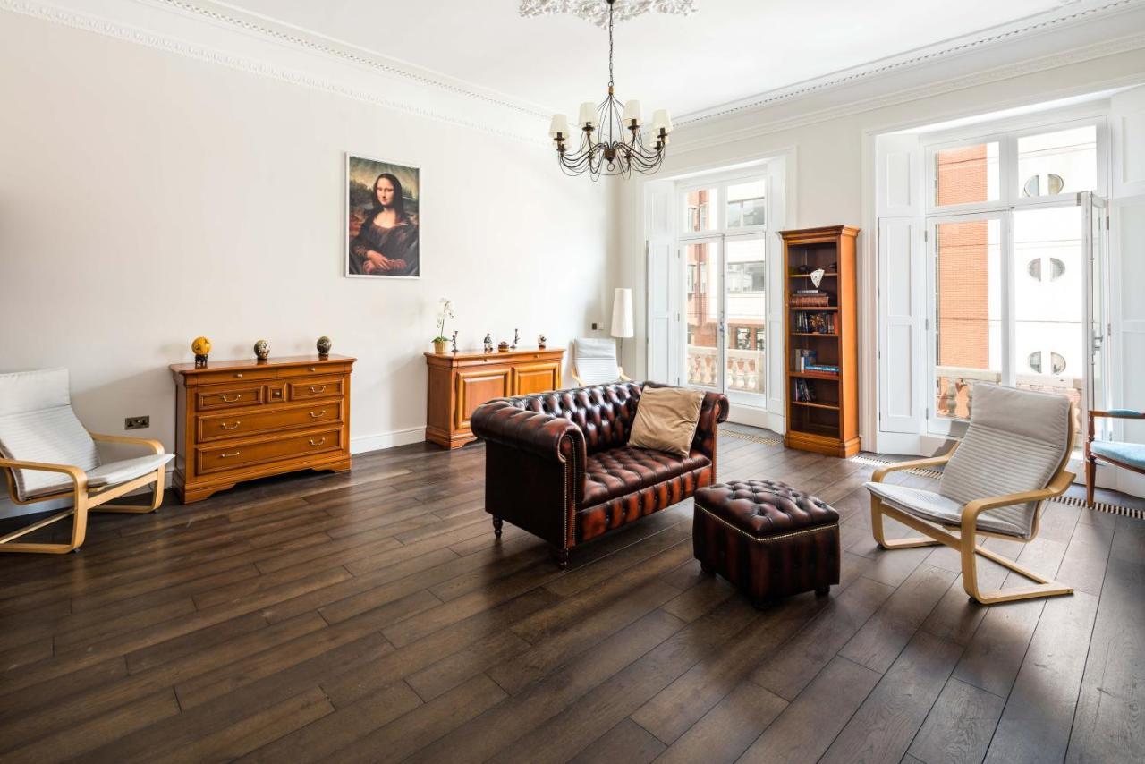 4 Bedroom House Up To 10 People At Heart Of Kensington And Chelsea London Eksteriør bilde