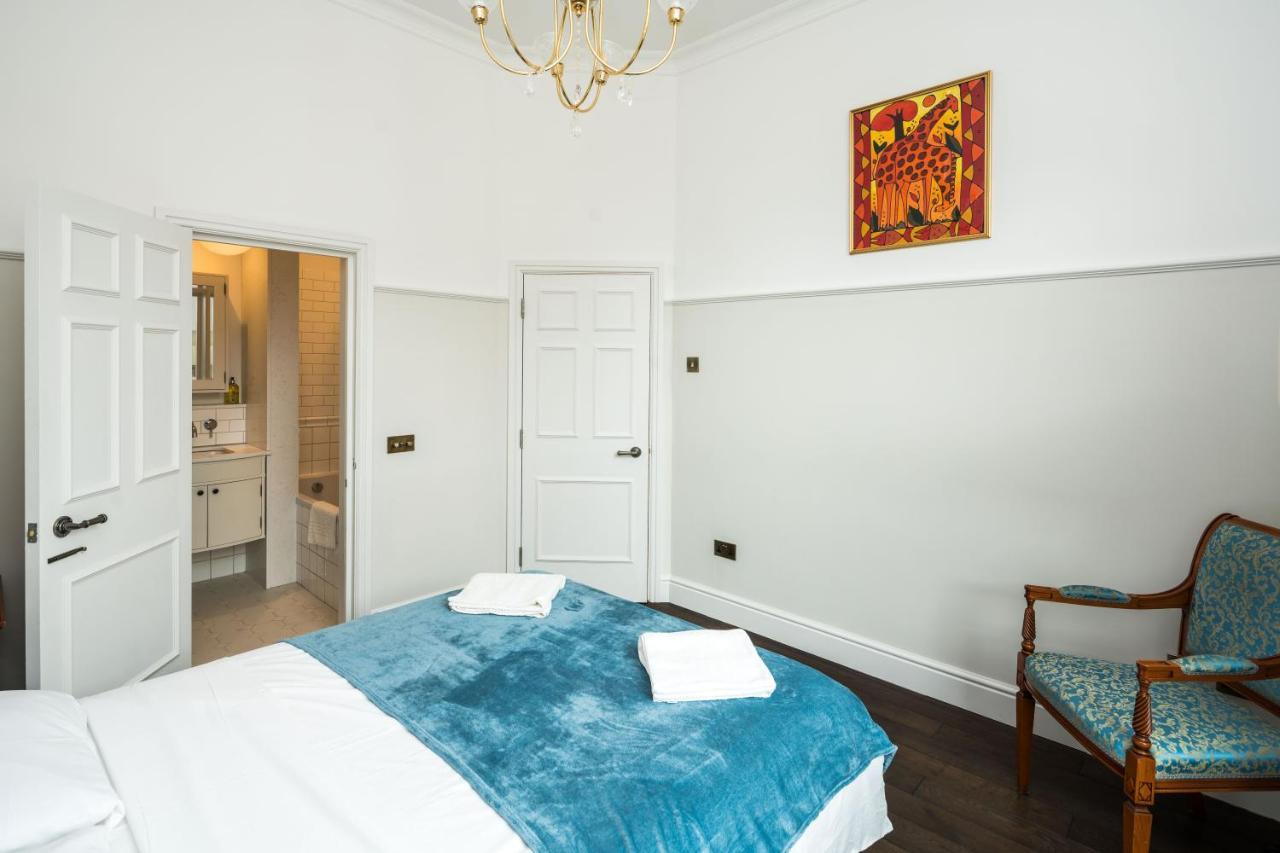 4 Bedroom House Up To 10 People At Heart Of Kensington And Chelsea London Eksteriør bilde