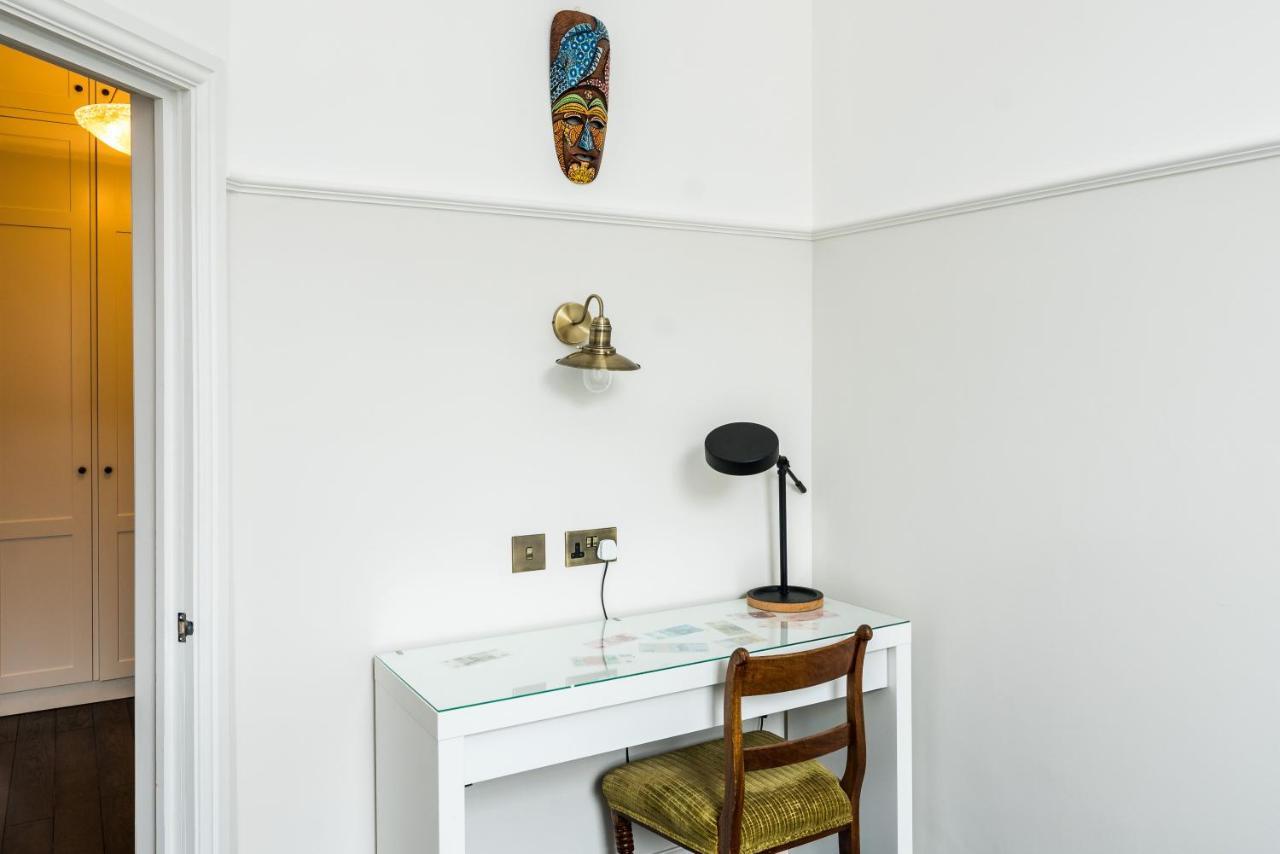 4 Bedroom House Up To 10 People At Heart Of Kensington And Chelsea London Eksteriør bilde