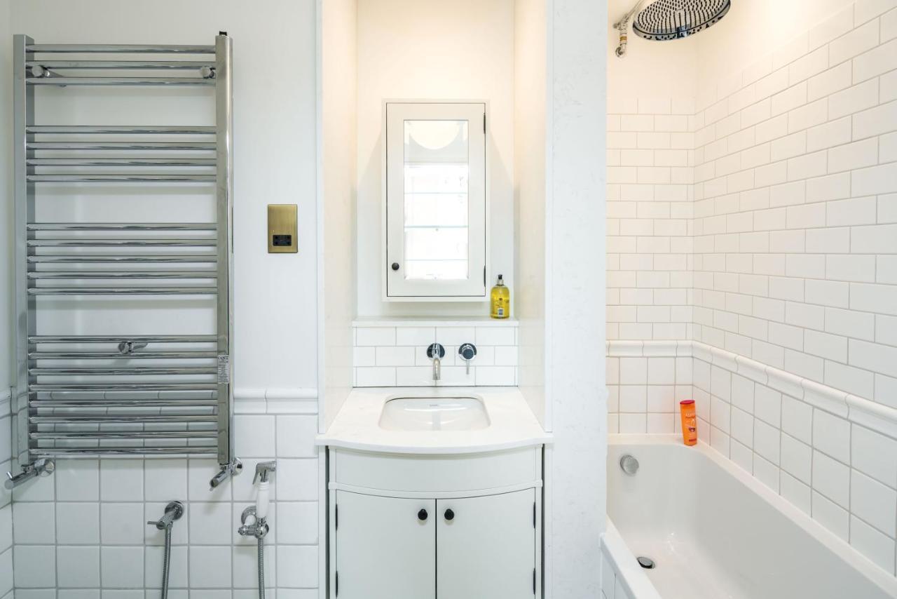 4 Bedroom House Up To 10 People At Heart Of Kensington And Chelsea London Eksteriør bilde